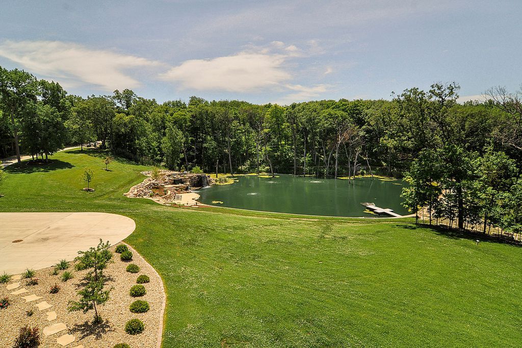 Luxurious Country Retreat Discover Serenity in Marseilles Illinois for 3.5 Million 13