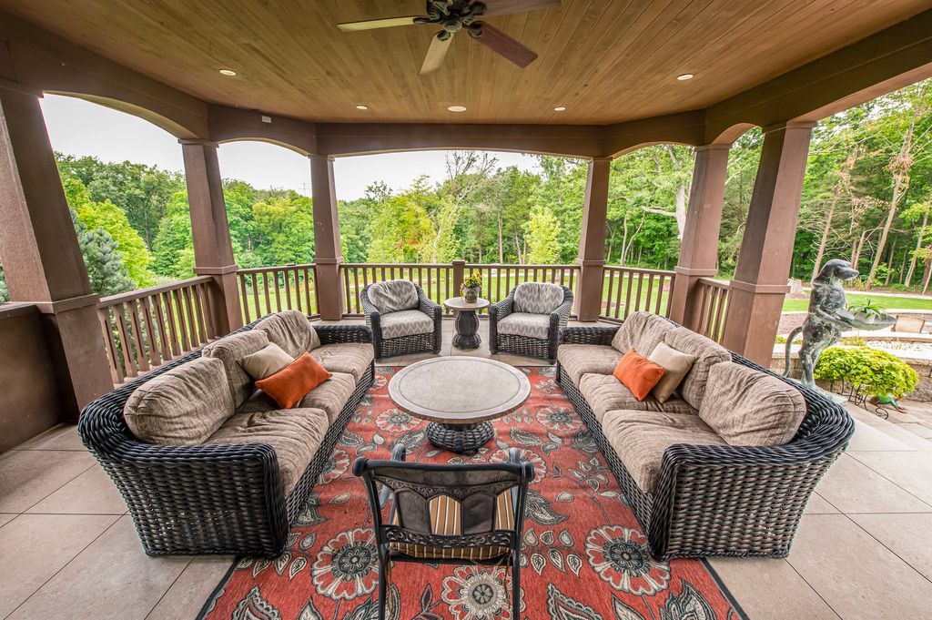 Luxurious Country Retreat Discover Serenity in Marseilles Illinois for 3.5 Million 15