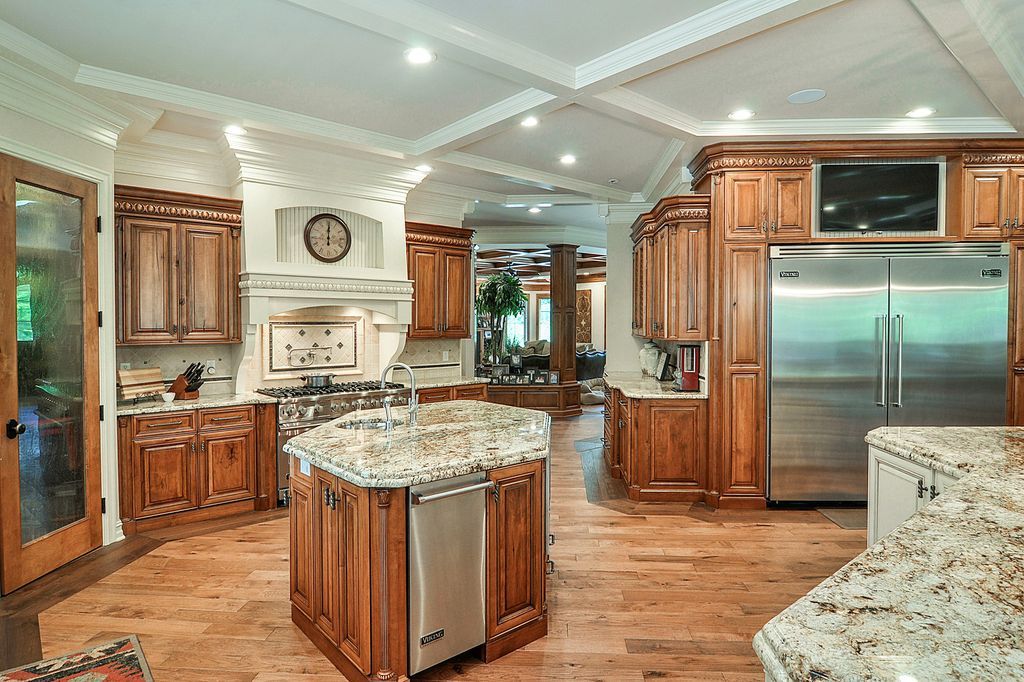 Luxurious Country Retreat Discover Serenity in Marseilles Illinois for 3.5 Million 18