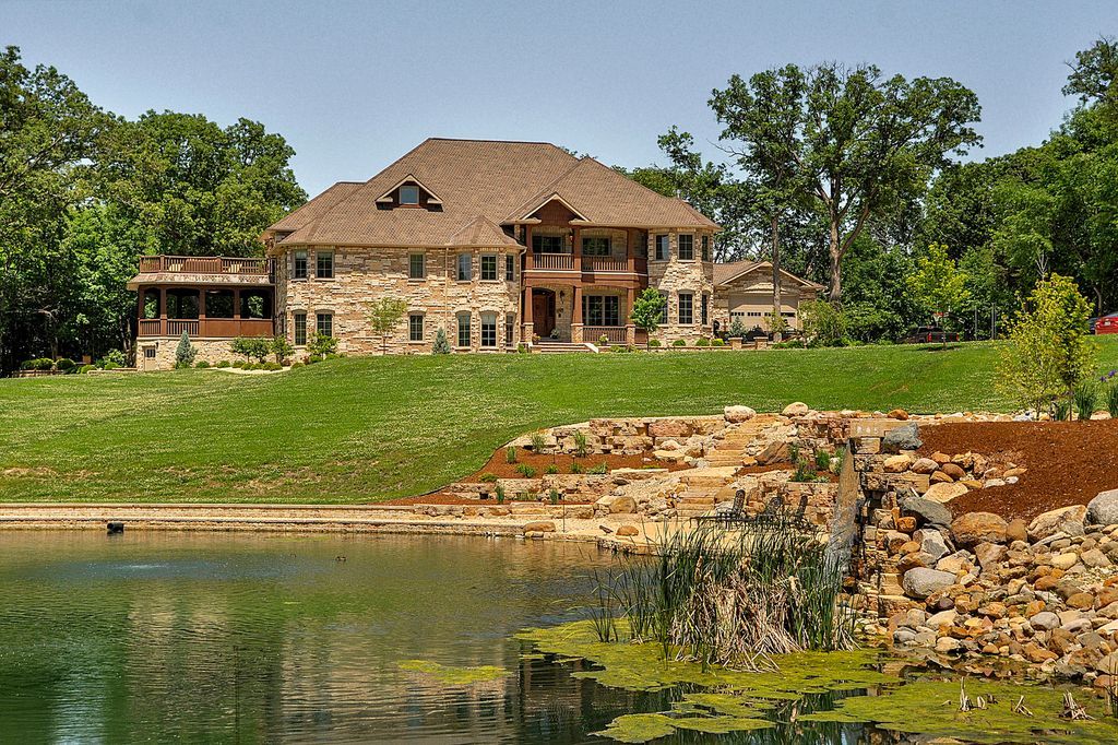 Luxurious Country Retreat Discover Serenity in Marseilles Illinois for 3.5 Million 2