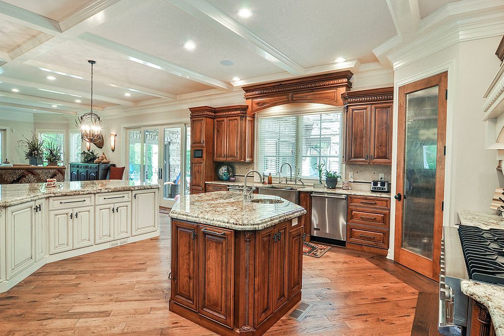 Luxurious Country Retreat Discover Serenity in Marseilles Illinois for 3.5 Million 20
