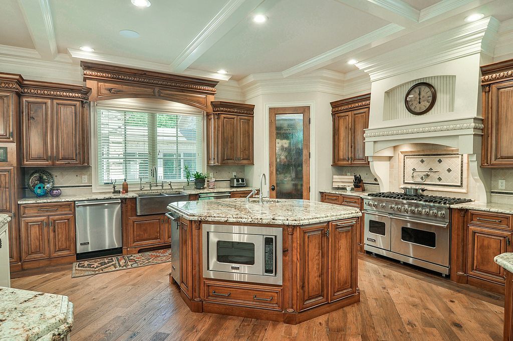Luxurious Country Retreat Discover Serenity in Marseilles Illinois for 3.5 Million 21