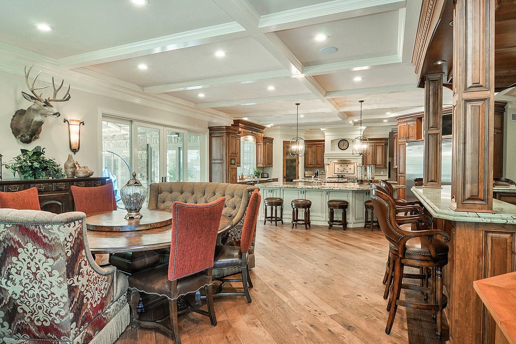 Luxurious Country Retreat Discover Serenity in Marseilles Illinois for 3.5 Million 23