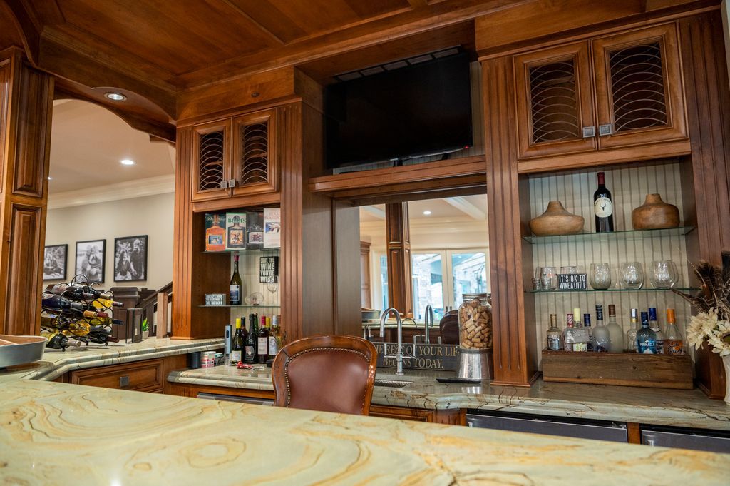 Luxurious Country Retreat Discover Serenity in Marseilles Illinois for 3.5 Million 25