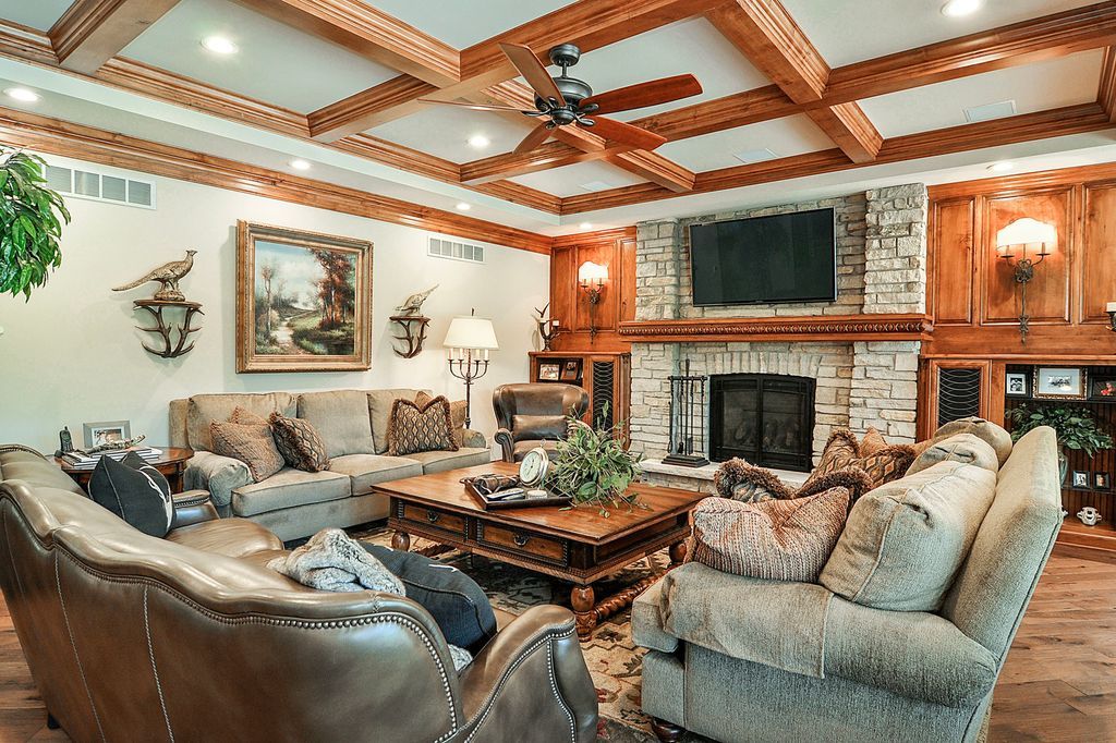Luxurious Country Retreat Discover Serenity in Marseilles Illinois for 3.5 Million 27