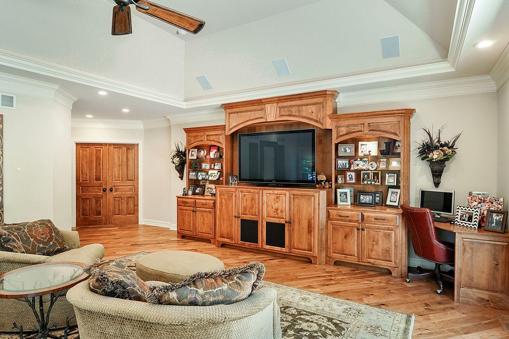 Luxurious Country Retreat Discover Serenity in Marseilles Illinois for 3.5 Million 30
