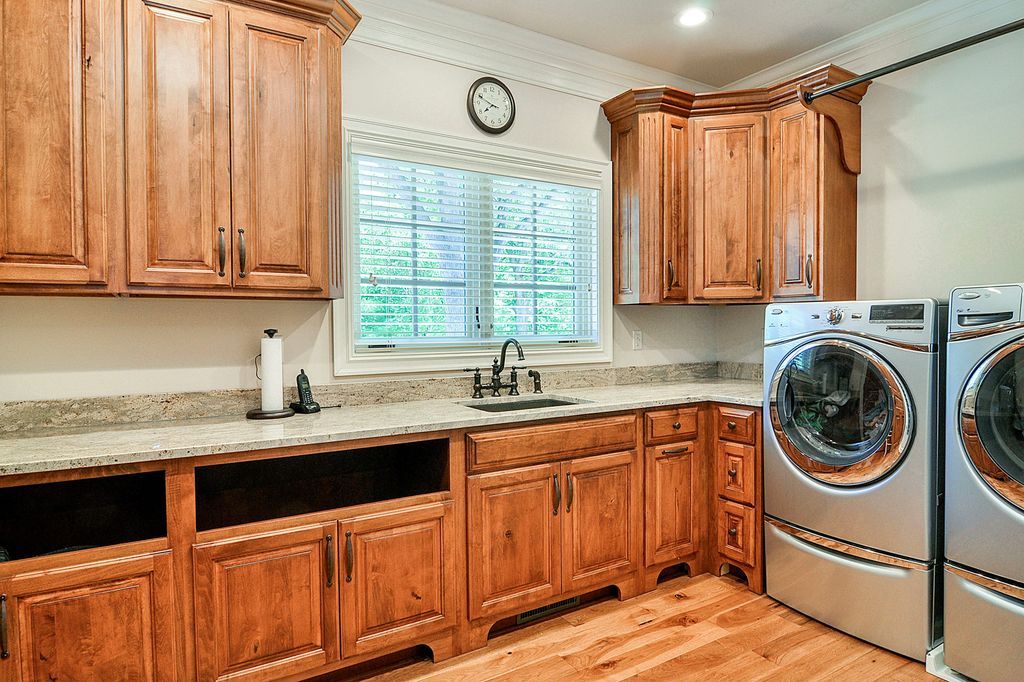 Luxurious Country Retreat Discover Serenity in Marseilles Illinois for 3.5 Million 36