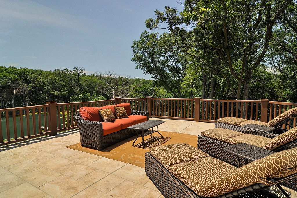 Luxurious Country Retreat Discover Serenity in Marseilles Illinois for 3.5 Million 44