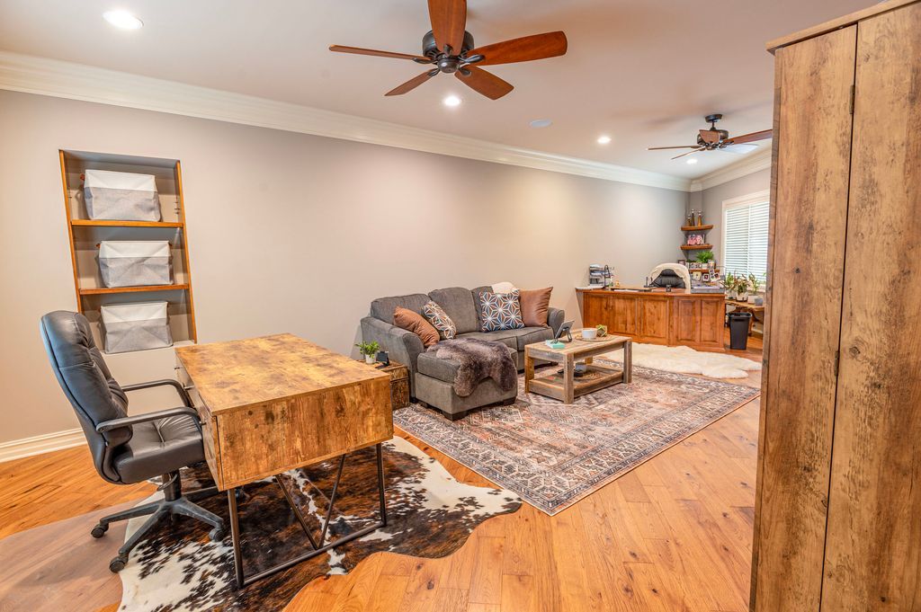 Luxurious Country Retreat Discover Serenity in Marseilles Illinois for 3.5 Million 47