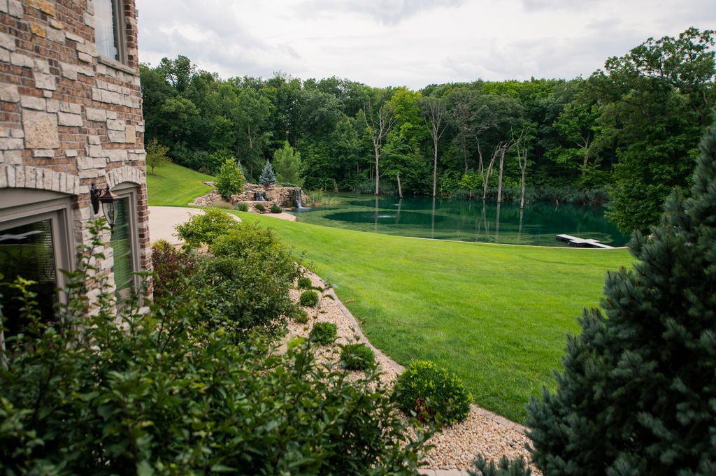 Luxurious Country Retreat Discover Serenity in Marseilles Illinois for 3.5 Million 54