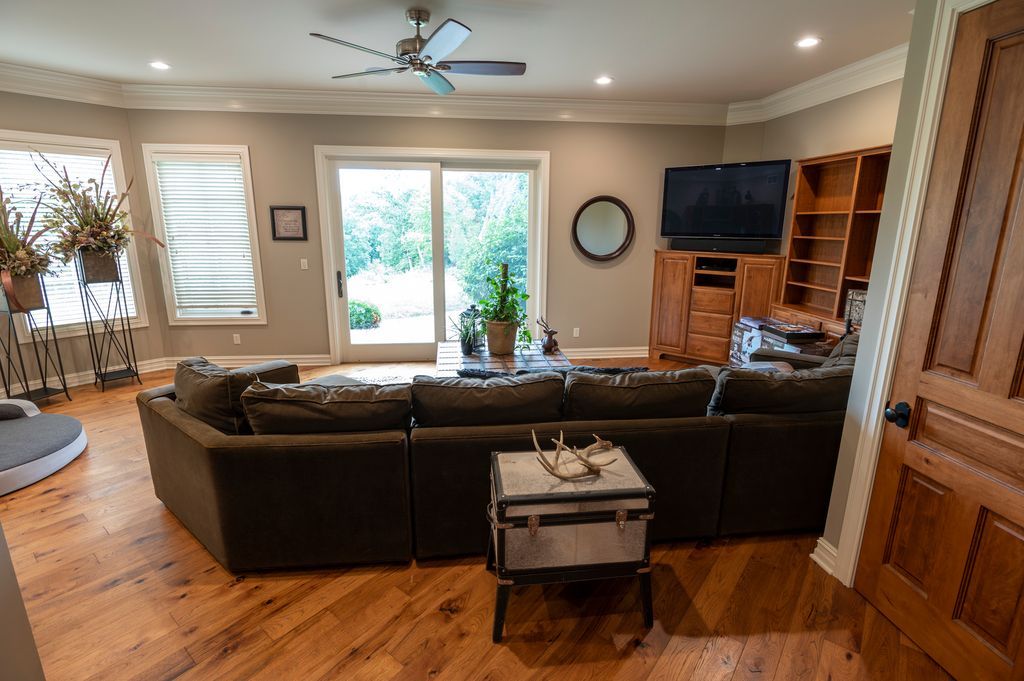 Luxurious Country Retreat Discover Serenity in Marseilles Illinois for 3.5 Million 56
