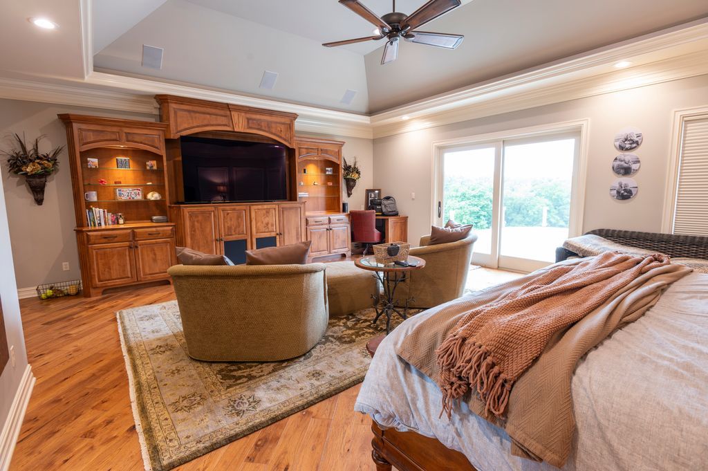 Luxurious Country Retreat Discover Serenity in Marseilles Illinois for 3.5 Million 58