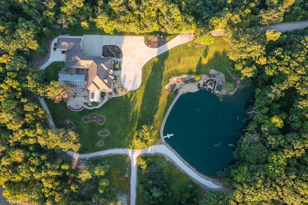 Luxurious Country Retreat Discover Serenity in Marseilles Illinois for 3.5 Million 67
