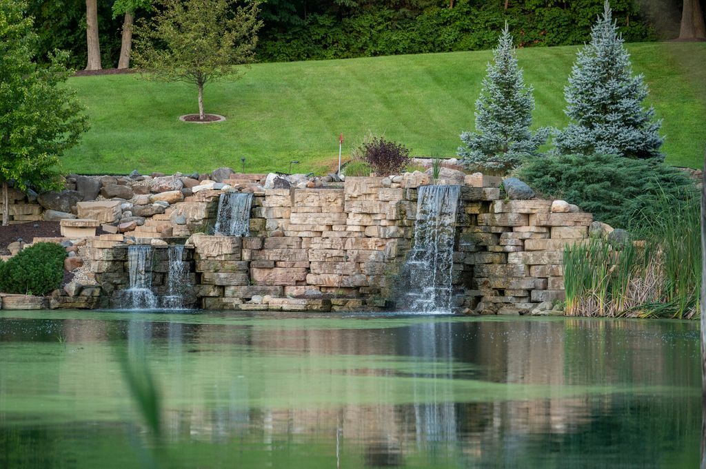 Luxurious Country Retreat Discover Serenity in Marseilles Illinois for 3.5 Million 71