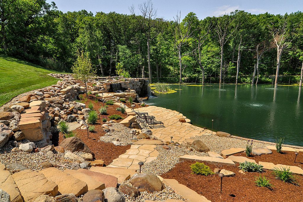 Luxurious Country Retreat Discover Serenity in Marseilles Illinois for 3.5 Million 8