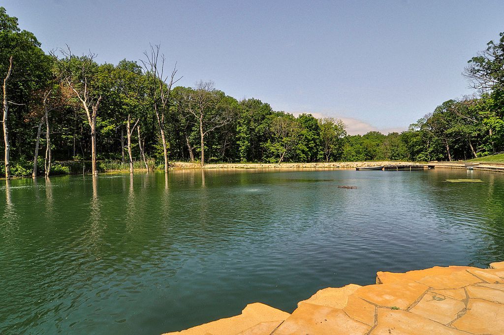 Luxurious Country Retreat Discover Serenity in Marseilles Illinois for 3.5 Million 9