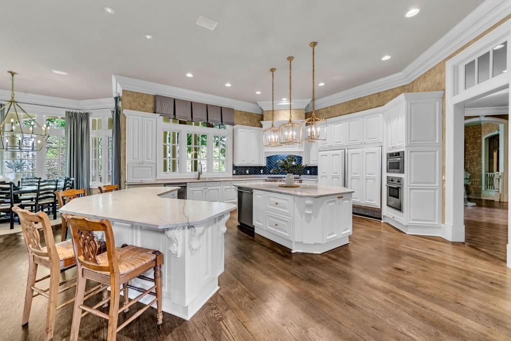 Luxurious Lakeside Living A Stunning Stephan Fuller Masterpiece in Georgia Listed at 7.95 Million 15