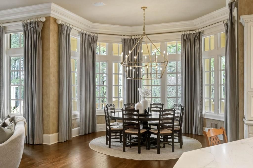 Luxurious Lakeside Living A Stunning Stephan Fuller Masterpiece in Georgia Listed at 7.95 Million 16