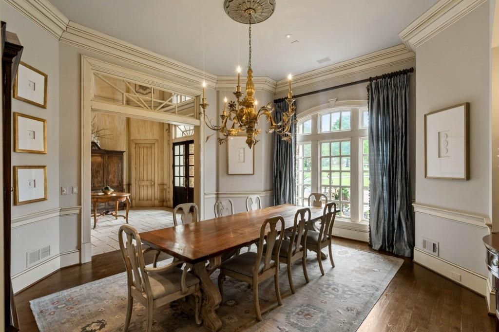 Luxurious Lakeside Living A Stunning Stephan Fuller Masterpiece in Georgia Listed at 7.95 Million 20