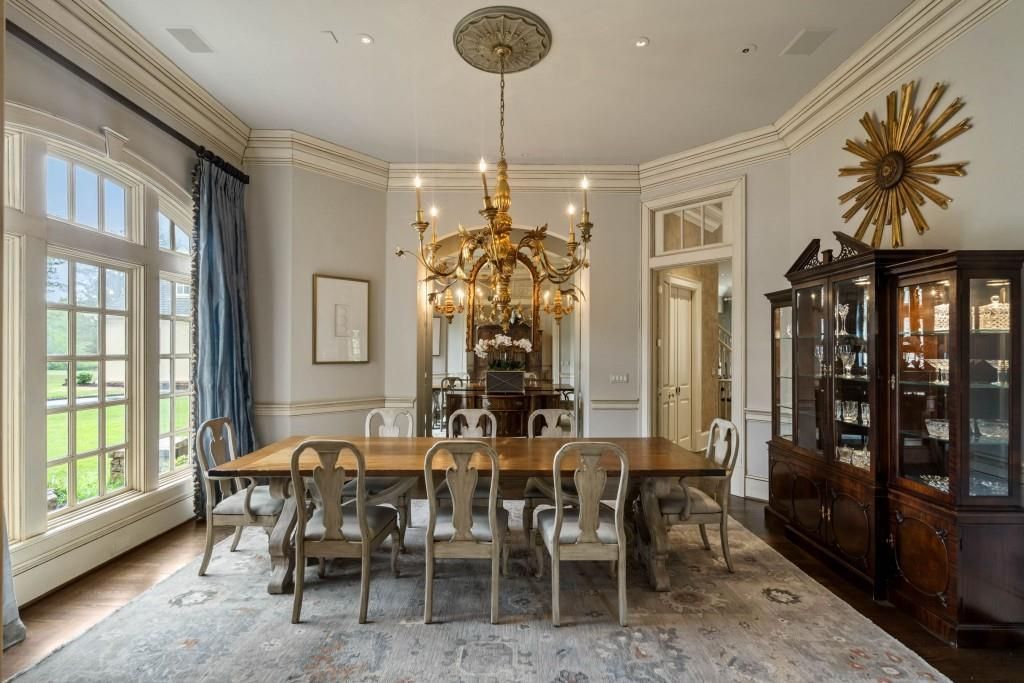Luxurious Lakeside Living A Stunning Stephan Fuller Masterpiece in Georgia Listed at 7.95 Million 21