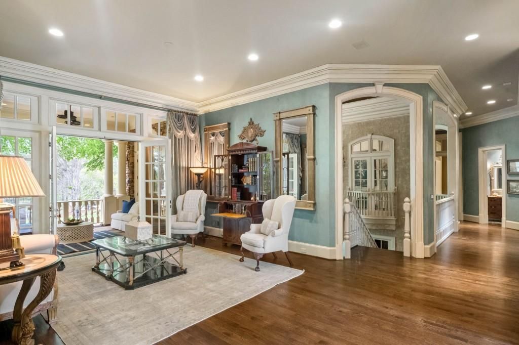 Luxurious Lakeside Living A Stunning Stephan Fuller Masterpiece in Georgia Listed at 7.95 Million 22