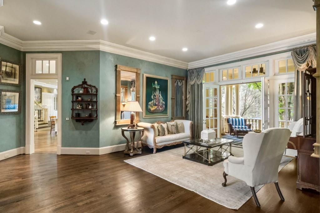 Luxurious Lakeside Living A Stunning Stephan Fuller Masterpiece in Georgia Listed at 7.95 Million 24