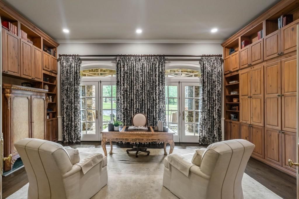 Luxurious Lakeside Living A Stunning Stephan Fuller Masterpiece in Georgia Listed at 7.95 Million 26