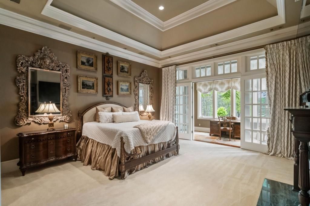 Luxurious Lakeside Living A Stunning Stephan Fuller Masterpiece in Georgia Listed at 7.95 Million 33