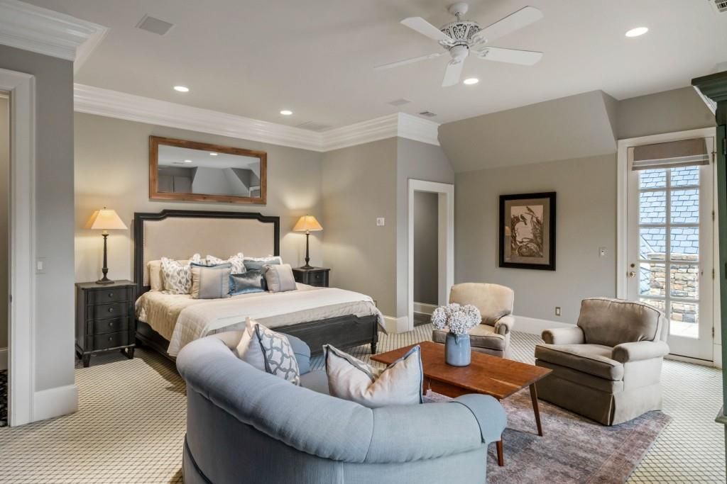 Luxurious Lakeside Living A Stunning Stephan Fuller Masterpiece in Georgia Listed at 7.95 Million 37