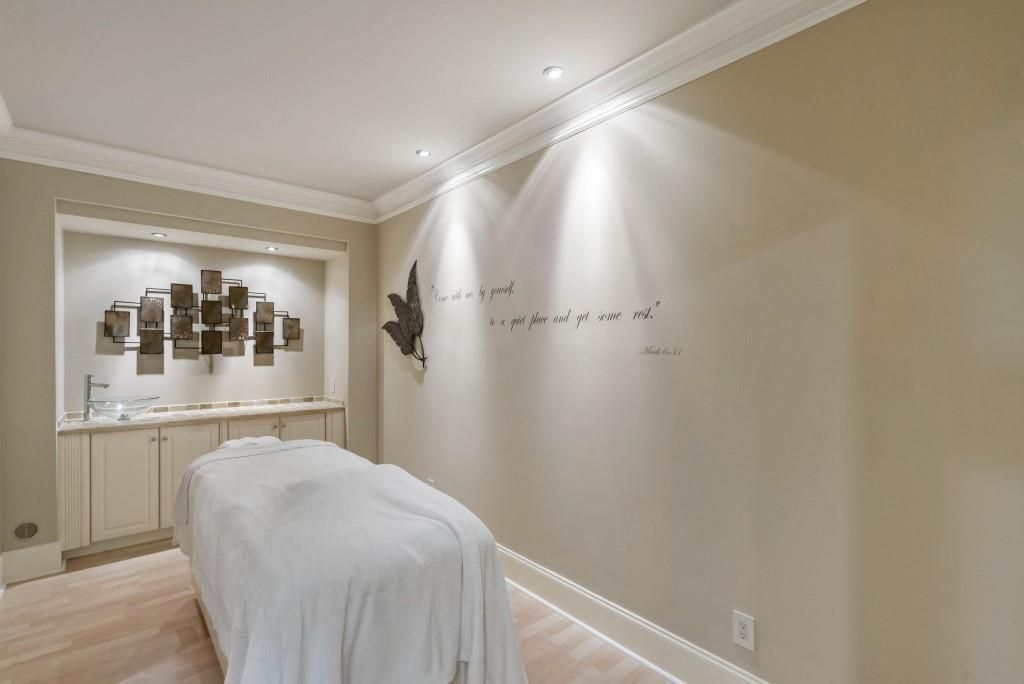 Luxurious Lakeside Living A Stunning Stephan Fuller Masterpiece in Georgia Listed at 7.95 Million 46