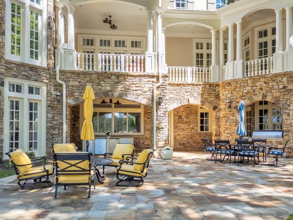 Luxurious Lakeside Living A Stunning Stephan Fuller Masterpiece in Georgia Listed at 7.95 Million 56