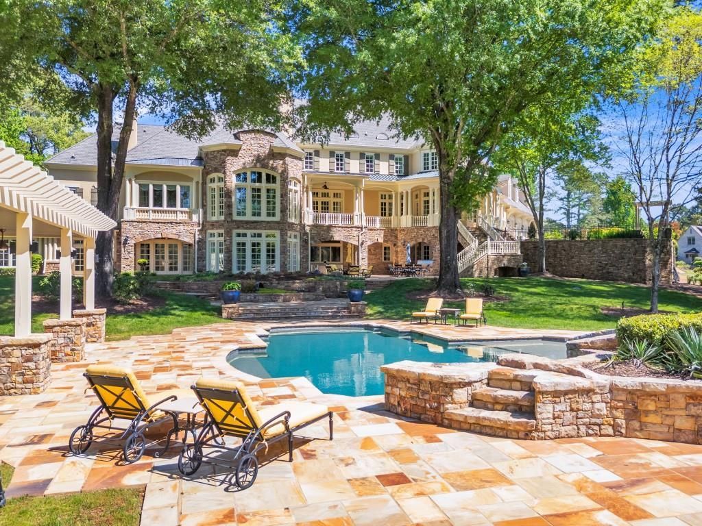 Luxurious Lakeside Living A Stunning Stephan Fuller Masterpiece in Georgia Listed at 7.95 Million 58