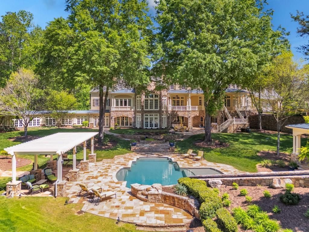 Luxurious Lakeside Living A Stunning Stephan Fuller Masterpiece in Georgia Listed at 7.95 Million 59