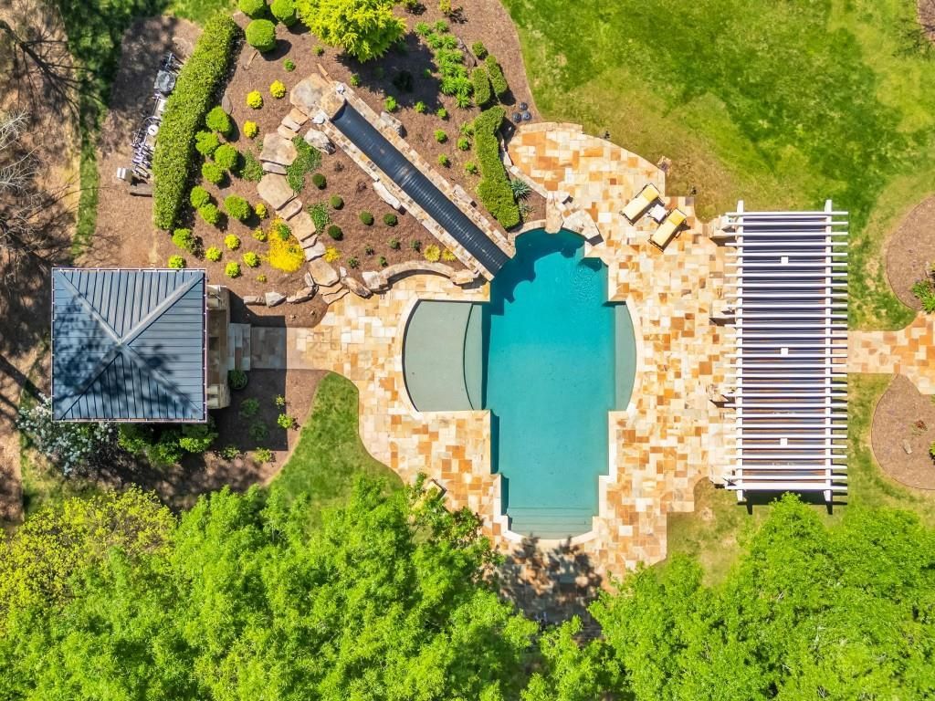 Luxurious Lakeside Living A Stunning Stephan Fuller Masterpiece in Georgia Listed at 7.95 Million 61