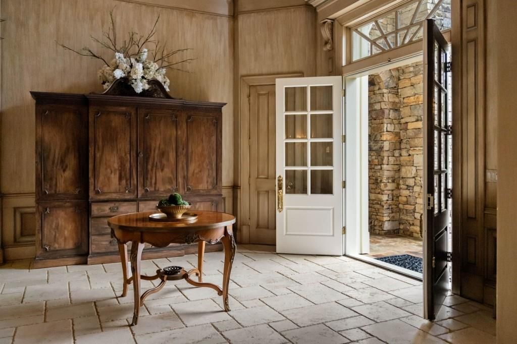 Luxurious Lakeside Living A Stunning Stephan Fuller Masterpiece in Georgia Listed at 7.95 Million 7