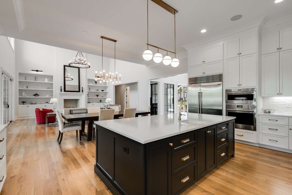 Luxurious Tennessee Estate Exquisitely Landscaped Hits Market at 5.3 Million 10