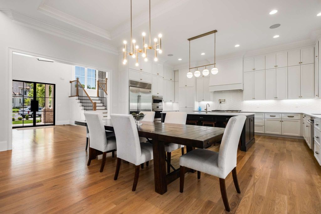Luxurious Tennessee Estate Exquisitely Landscaped Hits Market at 5.3 Million 11