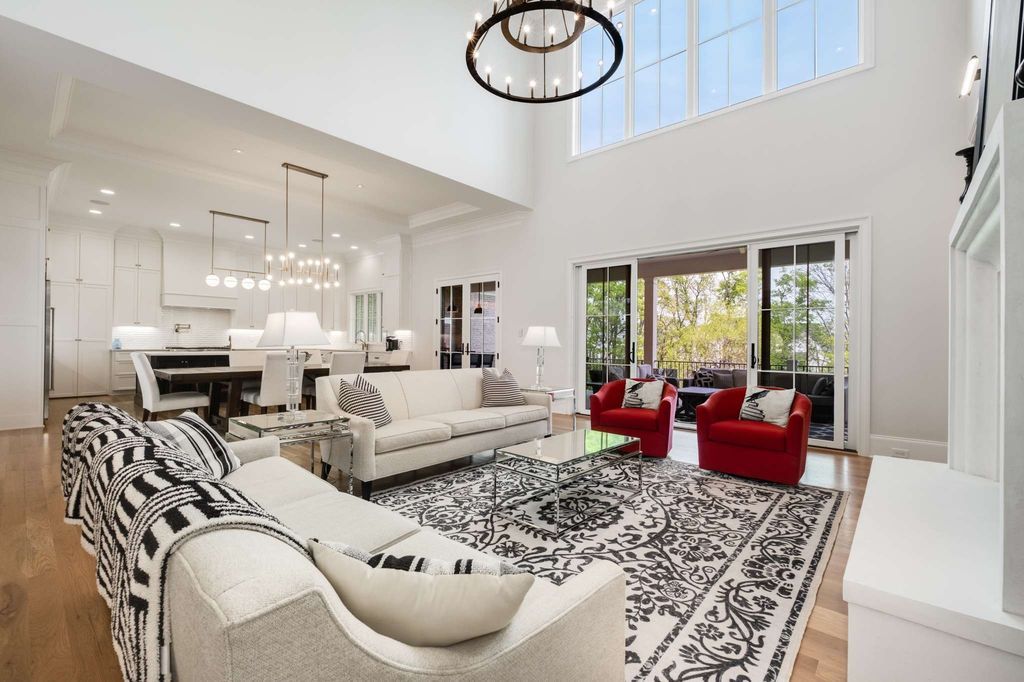 Luxurious Tennessee Estate Exquisitely Landscaped Hits Market at 5.3 Million 14