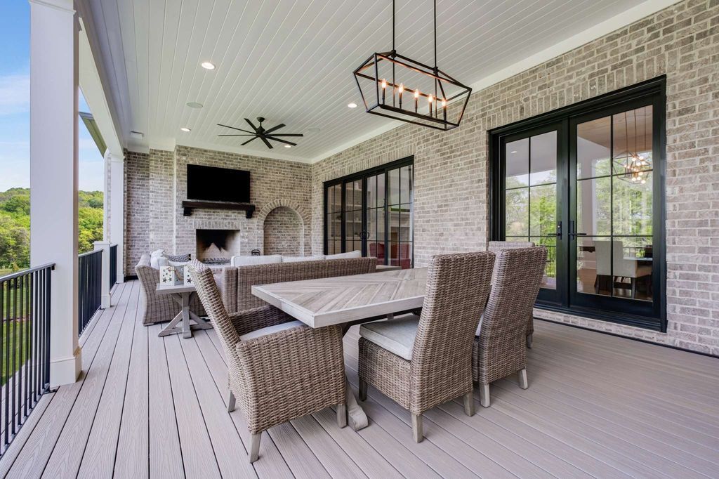 Luxurious Tennessee Estate Exquisitely Landscaped Hits Market at 5.3 Million 27
