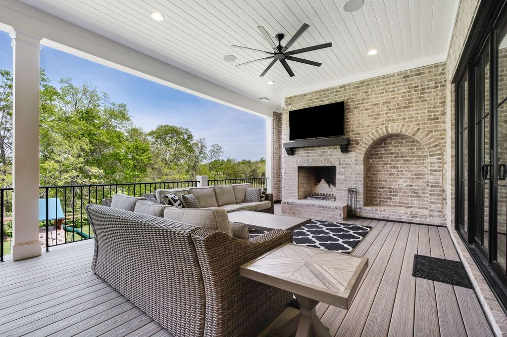 Luxurious Tennessee Estate Exquisitely Landscaped Hits Market at 5.3 Million 29