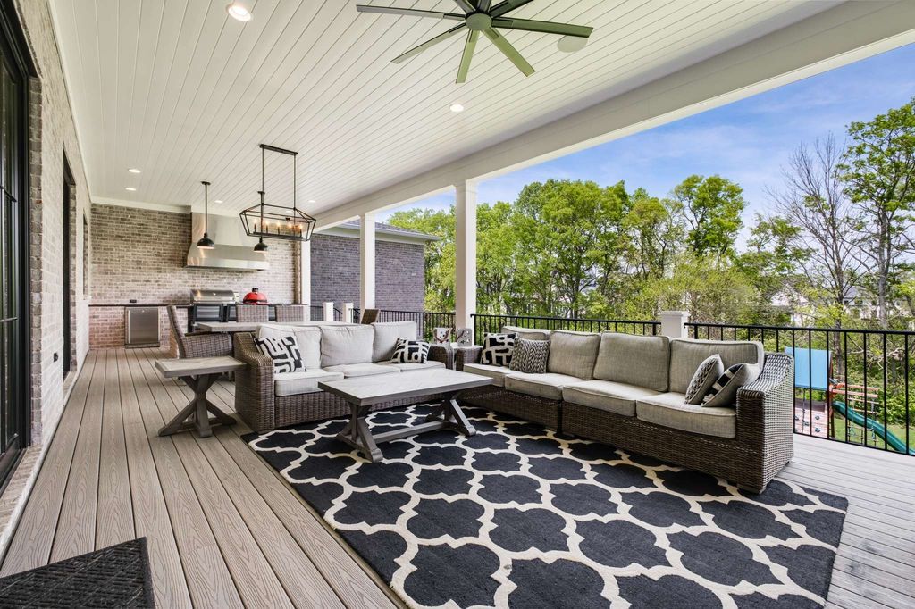 Luxurious Tennessee Estate Exquisitely Landscaped Hits Market at 5.3 Million 30
