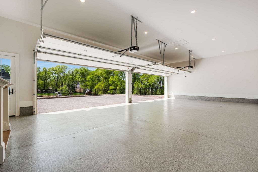 Luxurious Tennessee Estate Exquisitely Landscaped Hits Market at 5.3 Million 54