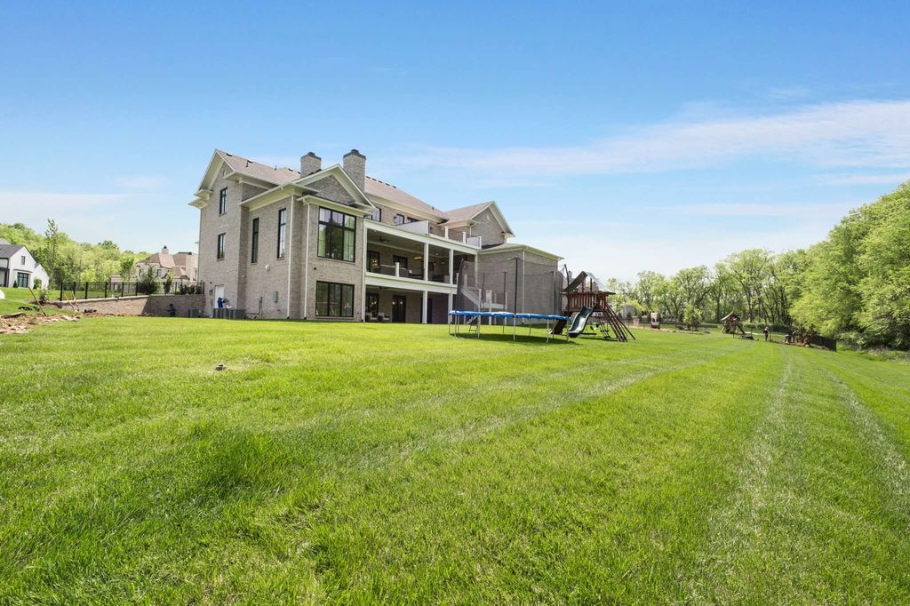 Luxurious Tennessee Estate Exquisitely Landscaped Hits Market at 5.3 Million 55