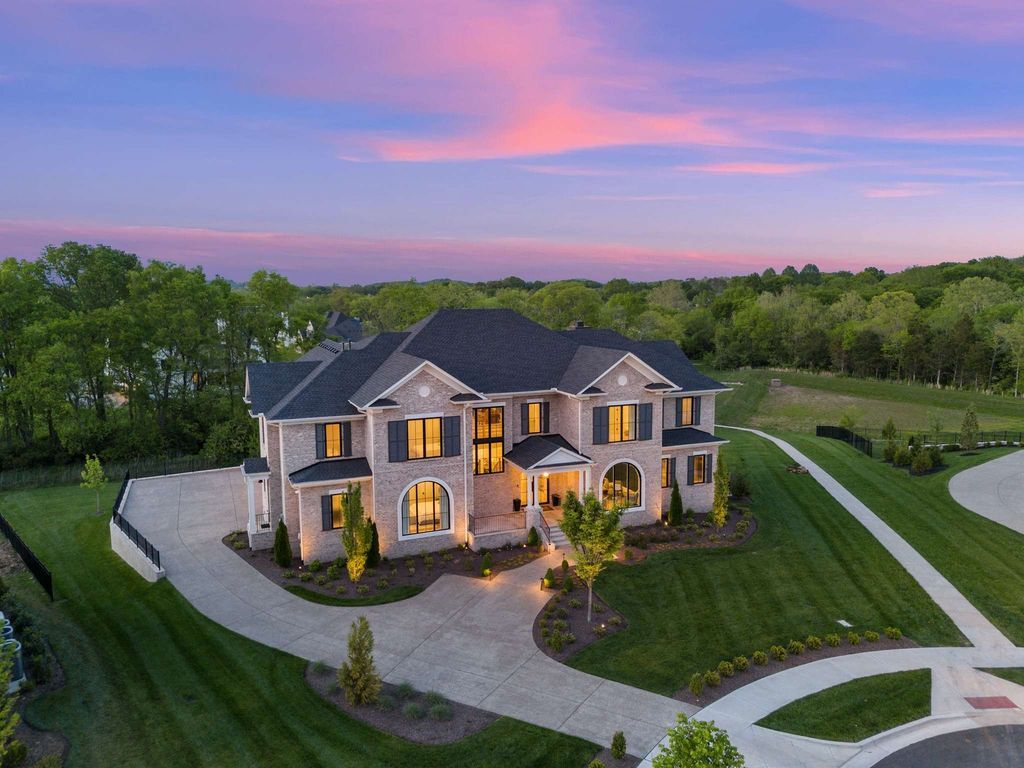 Luxurious Tennessee Estate Exquisitely Landscaped Hits Market at 5.3 Million 57