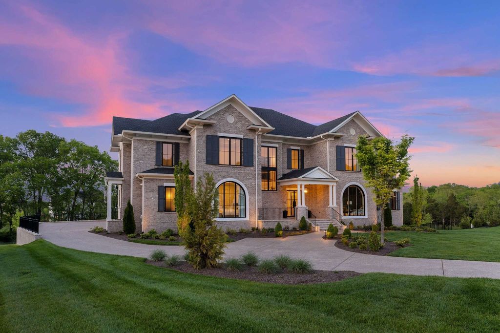 Luxurious Tennessee Estate Exquisitely Landscaped Hits Market at 5.3 Million 58