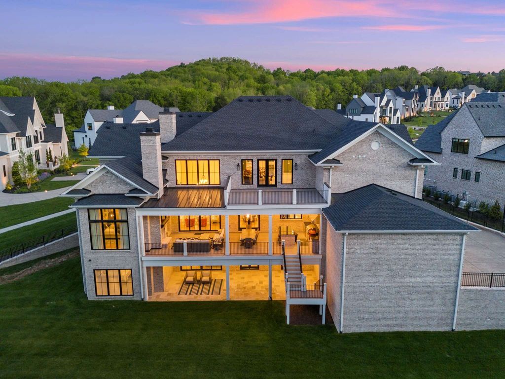 Luxurious Tennessee Estate Exquisitely Landscaped Hits Market at 5.3 Million 60