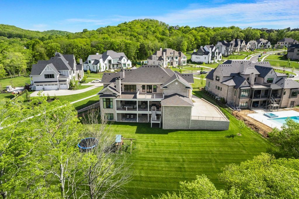 Luxurious Tennessee Estate Exquisitely Landscaped Hits Market at 5.3 Million 61