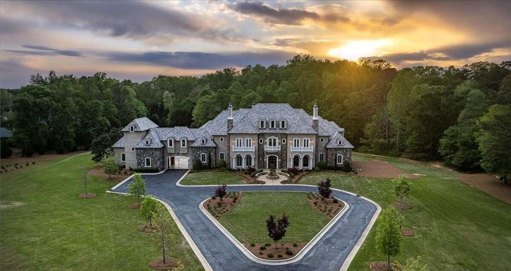 Luxury Living Redefined Exquisite 10 Acre Mansion in Georgia Priced at 4.299 Million 1