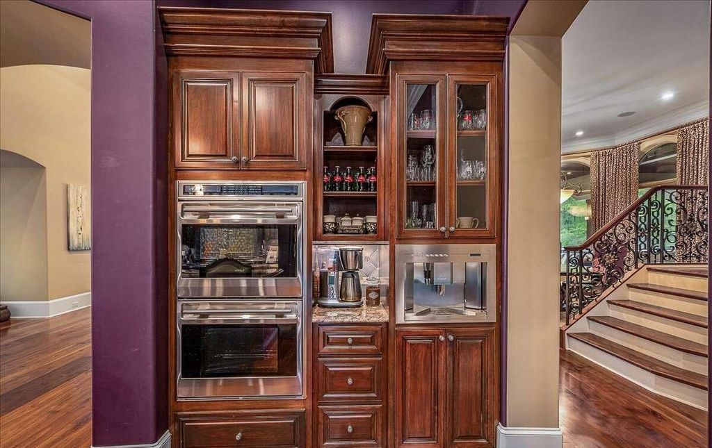 Luxury Living Redefined Exquisite 10 Acre Mansion in Georgia Priced at 4.299 Million 12