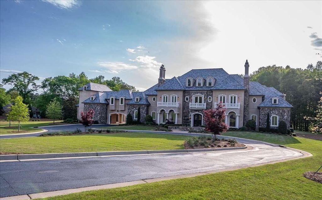 Luxury Living Redefined Exquisite 10 Acre Mansion in Georgia Priced at 4.299 Million 2